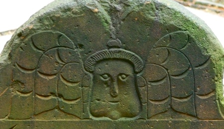Carved angel of Trinity Church Cemetery  P1020446