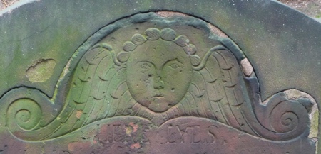 Carved angel of Trinity Church Cemetery  P1020450