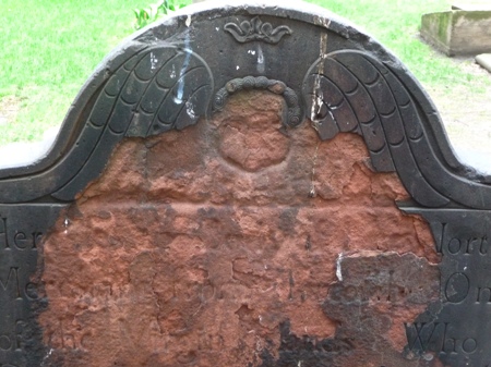 Carved angel of Trinity Church Cemetery  P1020463
