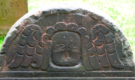 Carved angel of Trinity Church Cemetery  P1020468