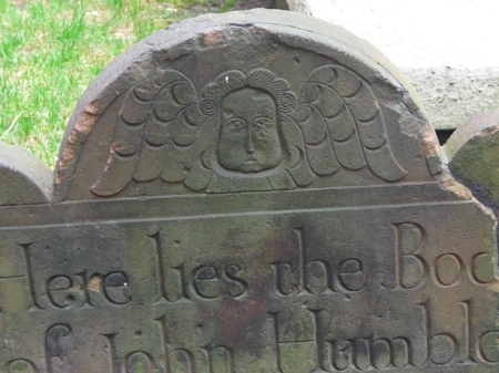 Carved angel of Trinity Church Cemetery  P1020474