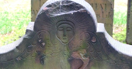 Carved angel of Trinity Church Cemetery  P1020480