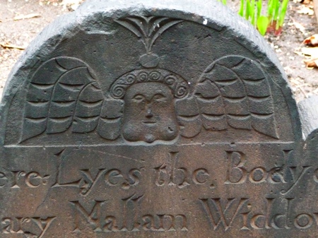 Carved angel of Trinity Church Cemetery  P1020498