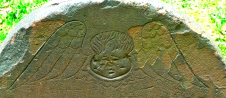 Carved angel of Trinity Church Cemetery  P1020508