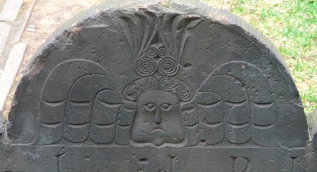 Carved angel of Trinity Church Cemetery  P1020517
