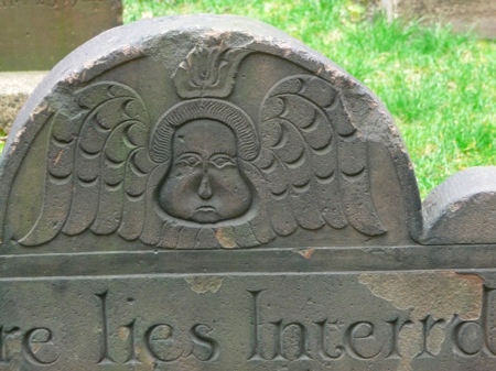 Carved angel of Trinity Church Cemetery  P1020519
