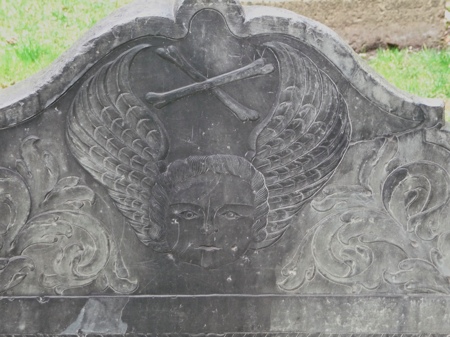 Carved angel of Trinity Church Cemetery  P1020524