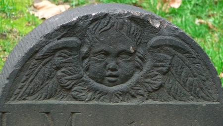 Carved angel of Trinity Church Cemetery  P1020534