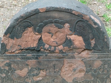 Carved angel of Trinity Church Cemetery  P1020538