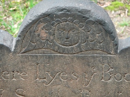 Carved angel of Trinity Church Cemetery  P1020540