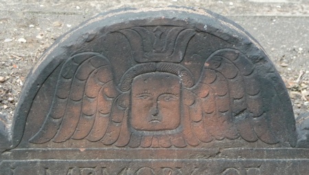 Carved angel of Trinity Church Cemetery  P1020544