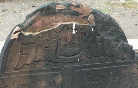 Carved angel of Trinity Church Cemetery  P1020545