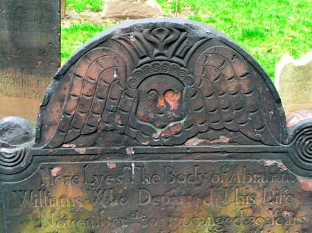 Carved angel of Trinity Church Cemetery  P1020553