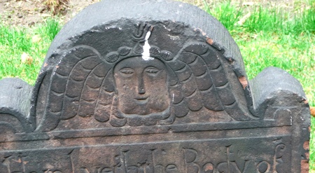 Carved angel of Trinity Church Cemetery  P1020554