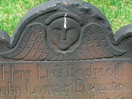 Carved angel of Trinity Church Cemetery  P1020562