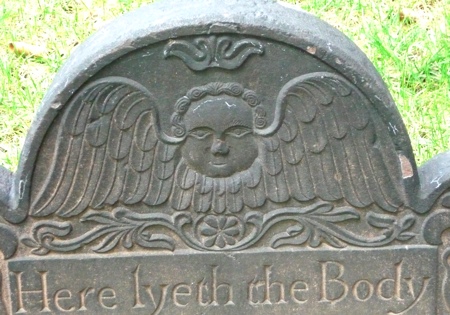 Carved angel of Trinity Church Cemetery  P1020574