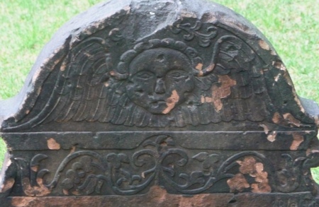 Carved angel of Trinity Church Cemetery  P1020581
