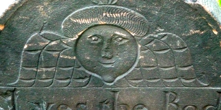 Carved angel of Trinity Church Cemetery  P1020588