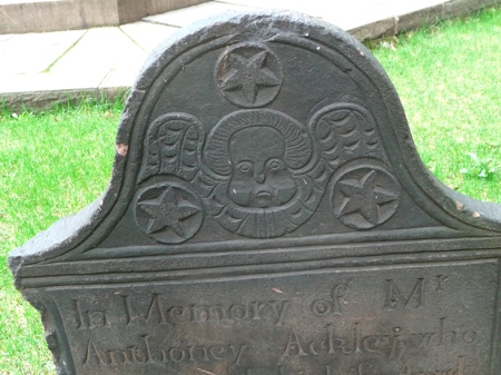 Carved angel of Trinity Church Cemetery  P1020593