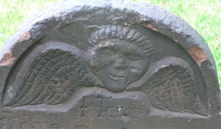 Carved angel of Trinity Church Cemetery  P1020595