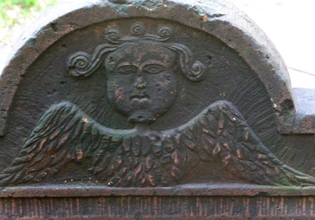 Carved angel of Trinity Church Cemetery  P1020602