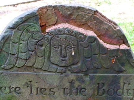 Carved angel of Trinity Church Cemetery  P1020609