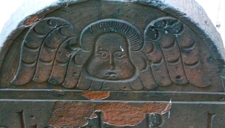 Carved angel of Trinity Church Cemetery  P1020610