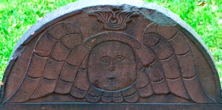 Carved angel of Trinity Church Cemetery  P1020614