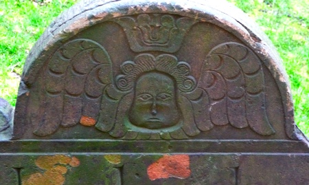 Carved angel of Trinity Church Cemetery  P1020621