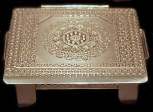 Stan Szwarc metal box