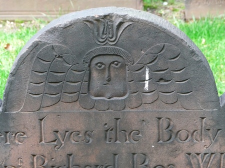 Carved angel of Trinity Church Cemetery  P1020571