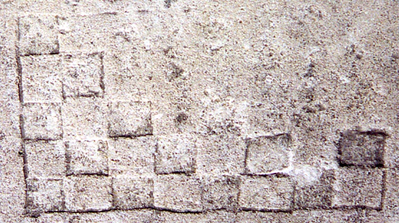 Lakefront carving: Check pattern