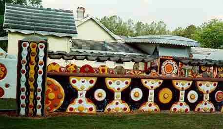 15K JPG of wall and houses