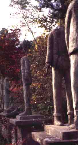3 Statues 13K JPG