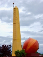 The Big Peach, Bruceville, Indiana