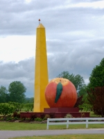 The Big Peach, Bruceville, Indiana