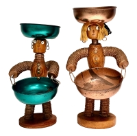 Two-faced bottle=-cap figures