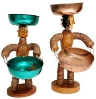 Two-faced bottle=-cap figures