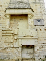 The upper fireplace was for the room where Joan of Arc met with the Dauphin Charles