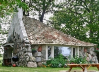 Earl Young Mushroom house, 2004, Charlevoix, Michigan