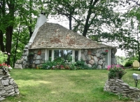 Earl Young Mushroom house, 2004, Charlevoix, Michigan