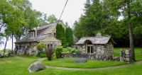 Earl Young Mushroom house, 2015, Charlevoix, Michigan