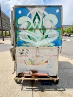 Unique styles on this D.C. food wagon that's seen better days