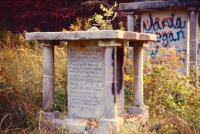 Sgt. York plinth. E.T. Wickham site, 1995.