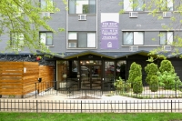 6134 N. Kenmore