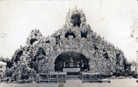 Unidentified grotto postcard