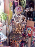 Decorated chair, The House of She Who Paints, Danielle Jacqui's environment northeast of Marseille in Rocquevaire⁩, France