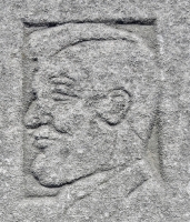 Lincoln profile. Chicago lakefront stone carvings, between Foster Avenue and Bryn Mawr. 2017 Lincoln profile. Chicago lakefront stone carvings, between Foster Avenue and Bryn Mawr. 2017