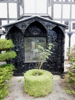 Decorated entry to  Plas Newydd