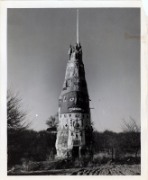 N.E. Galloway totem pole, Foyil, Oklahoma, press photo